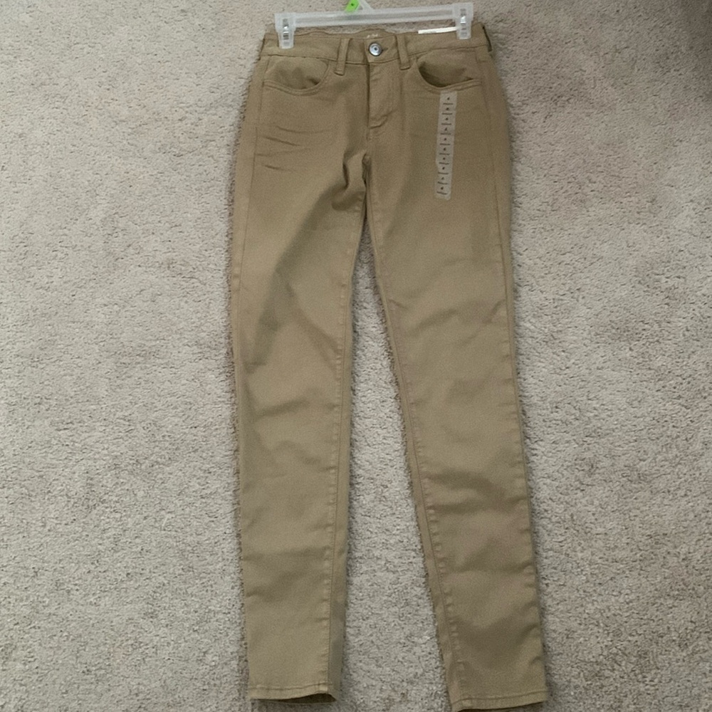 New with tags.  American Eagle super stretch jegging.